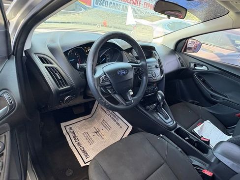 Used 2018 Ford Focus SE image 17