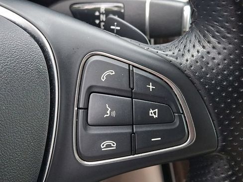 Used 2019 Mercedes-Benz GLC 300 4MATIC image 23