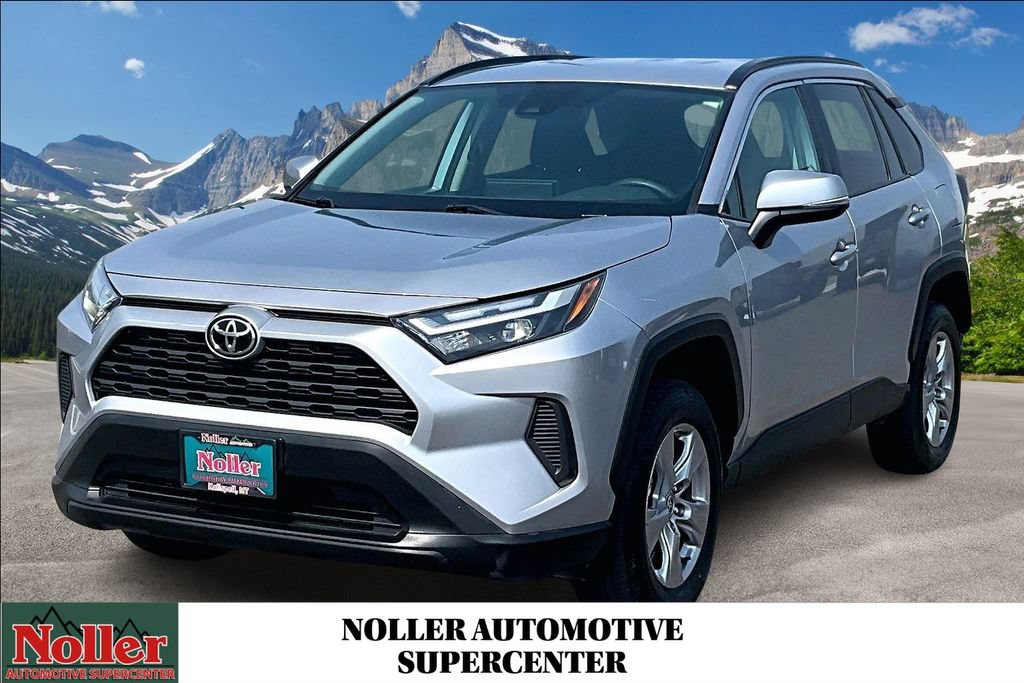 Used 2025 Toyota RAV4 XLE AWD/4WD image 1