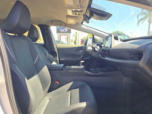 Used 2025 Toyota Prius XLE FWD image 10
