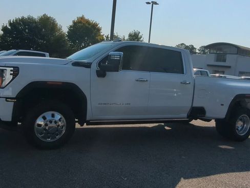 New 2025 GMC Sierra 3500 Denali Ultimate image 4