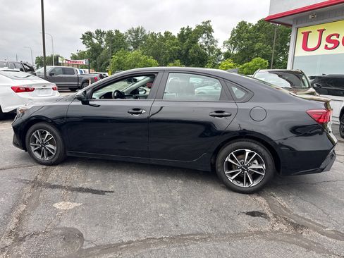 Used 2024 Kia Forte LXS w/ LXS Technology Package FWD image 3