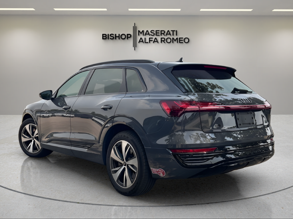 Used 2024 Audi Q8 e-tron Premium AWD/4WD image 3