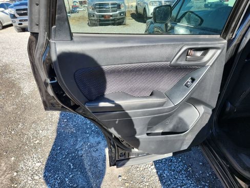 Used 2018 Subaru Forester 2.5i Premium w/ All-Weather Package image 27