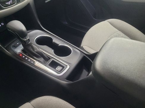 Used 2022 Chevrolet Equinox LS AWD/4WD image 26