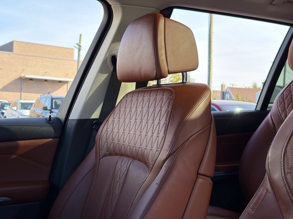 Used 2024 BMW X7 xDrive40i w/ Executive Package AWD/4WD image 37