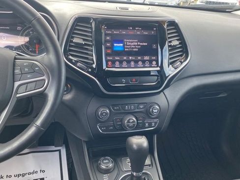 Used 2019 Jeep Cherokee Limited image 9