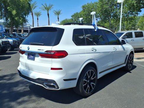 Used 2021 BMW X7 xDrive40i w/ M Sport Package AWD/4WD image 4