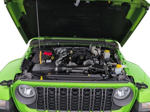 Used 2025 Jeep Gladiator Sport AWD/4WD image 31