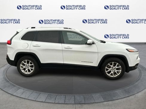 Used 2014 Jeep Cherokee Latitude AWD/4WD image 8
