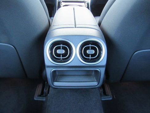 Used 2022 Mercedes-Benz C 300 Sedan image 30