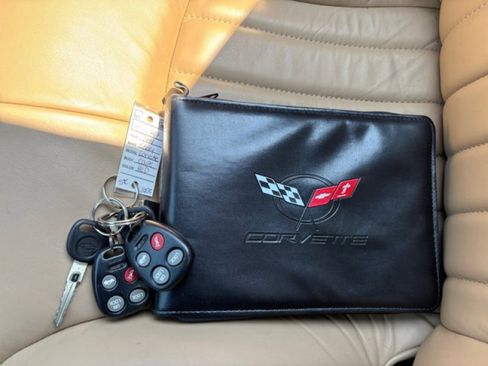 Used 1999 Chevrolet Corvette Convertible w/ Memory Pkg image 18