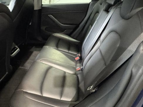 Used 2021 Tesla Model 3 Performance image 8
