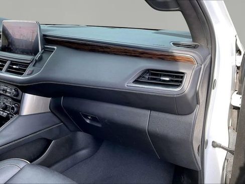 Used 2024 Chevrolet Suburban Premier image 19