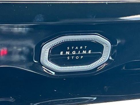 New 2026 Jeep Grand Cherokee Altitude AWD/4WD image 28