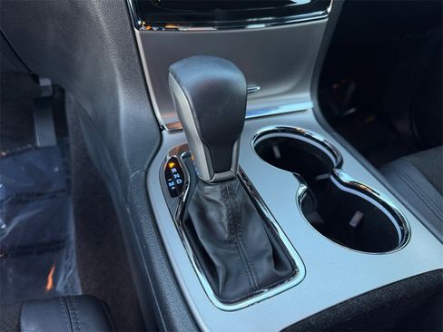 Used 2019 Jeep Grand Cherokee Laredo w/ Laredo X Package image 19