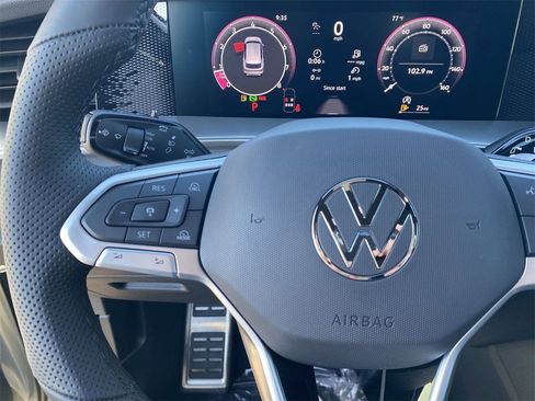 New 2026 Volkswagen Tiguan SE R-Line image 20