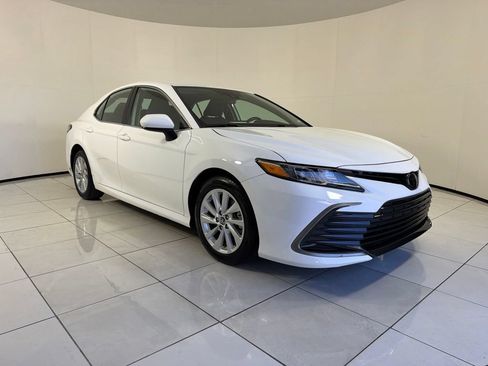 Used 2024 Toyota Camry LE FWD image 3