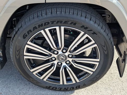 New 2025 Lexus LX 700h Luxury AWD/4WD image 19