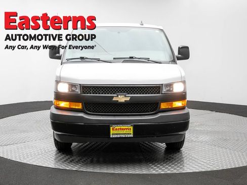 Used 2021 Chevrolet Express 2500 RWD image 2