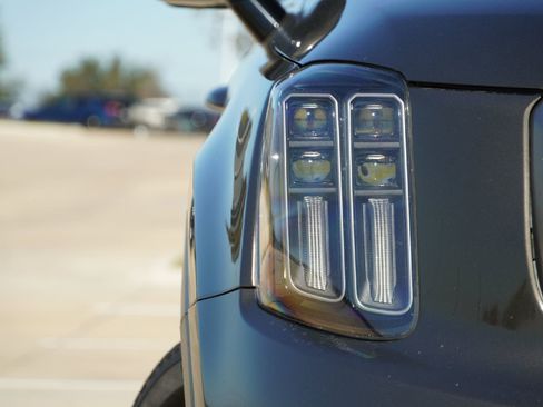 Used 2023 Kia Telluride SX X-Line image 2