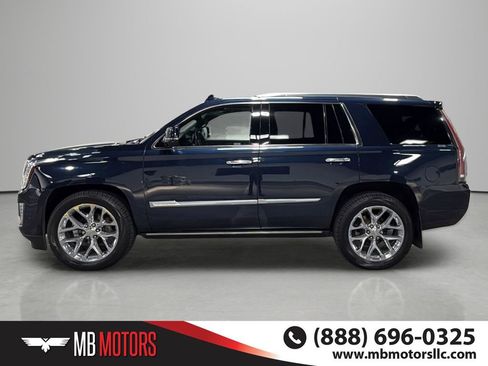 Used 2017 Cadillac Escalade Platinum AWD/4WD image 5