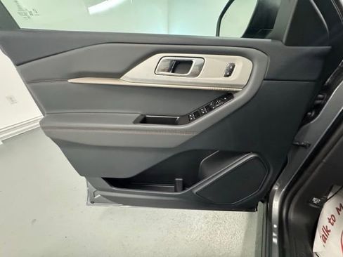 New 2026 Ford Explorer Active image 13