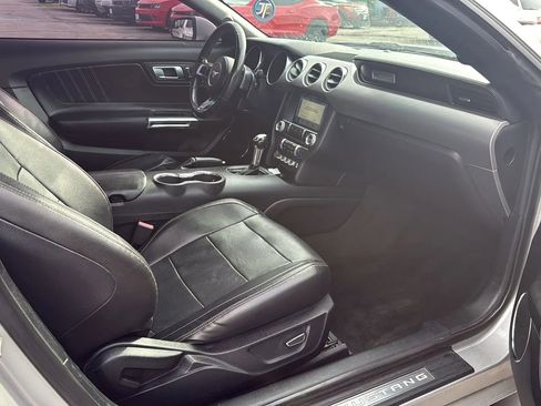 Used 2018 Ford Mustang Premium RWD image 6
