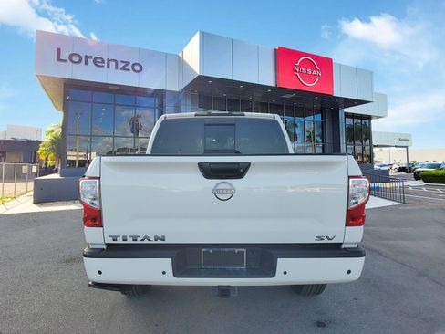 Certified 2024 Nissan Titan SV w/ SV Convenience Package image 4