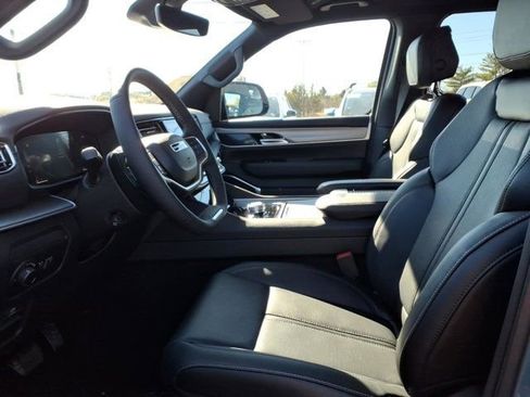 New 2026 Jeep Grand Wagoneer Limited image 13