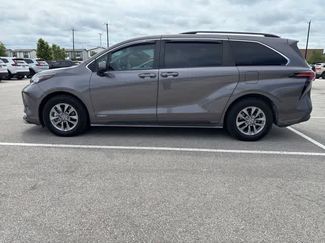 Used 2021 Toyota Sienna LE FWD video 2