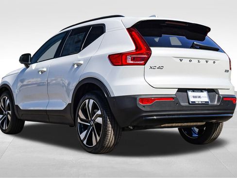 New 2026 Volvo XC40 B5 Ultra w/ Climate Package AWD/4WD image 7