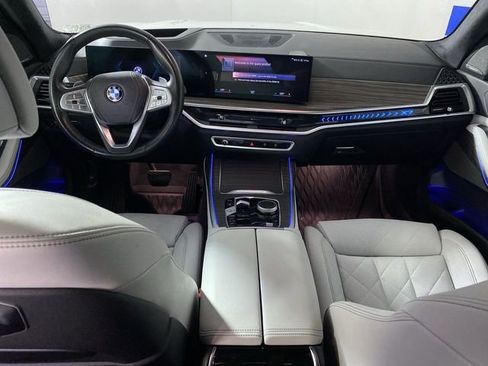 Used 2023 BMW X7 xDrive40i w/ Premium Package image 26