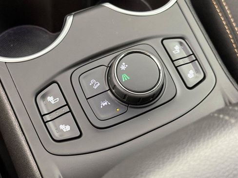 Used 2020 GMC Terrain SLE w/ Driver Convenience Package FWD image 28