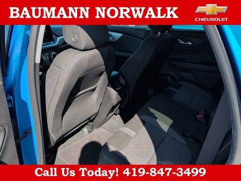 Used 2024 Chevrolet Blazer LT w/ Convenience Package FWD image 24
