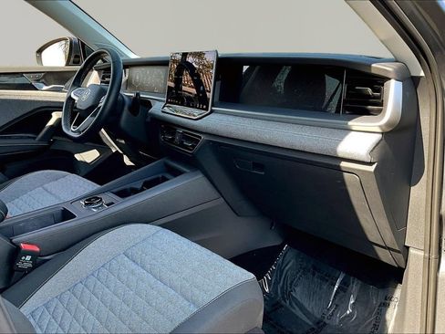 Used 2025 Volkswagen Tiguan S FWD image 27