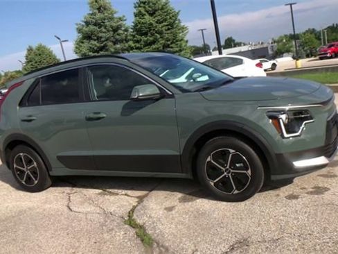 New 2025 Kia Niro EX image 4