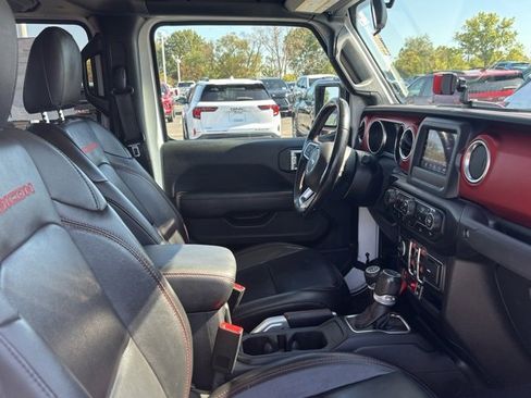 Used 2020 Jeep Gladiator Rubicon w/ Cold Weather Group image 13