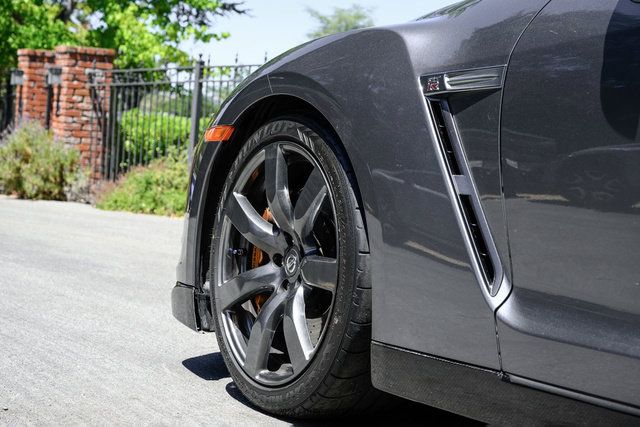 Used 2011 Nissan GT-R Premium AWD/4WD image 59