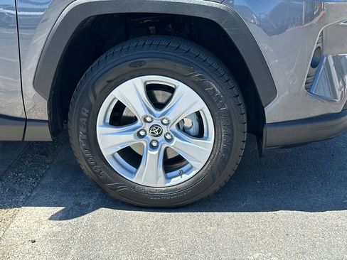 Used 2019 Toyota RAV4 XLE w/ Convenience Package AWD/4WD image 4