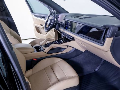 Certified 2024 Porsche Cayenne w/ Premium Package Plus (PFM) image 9