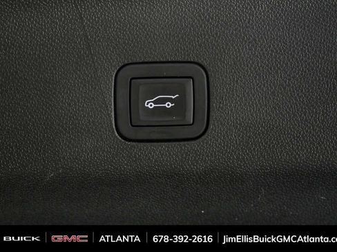 Used 2025 Chevrolet Tahoe LT image 32