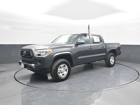 Used 2022 Toyota Tacoma SR AWD/4WD image 4