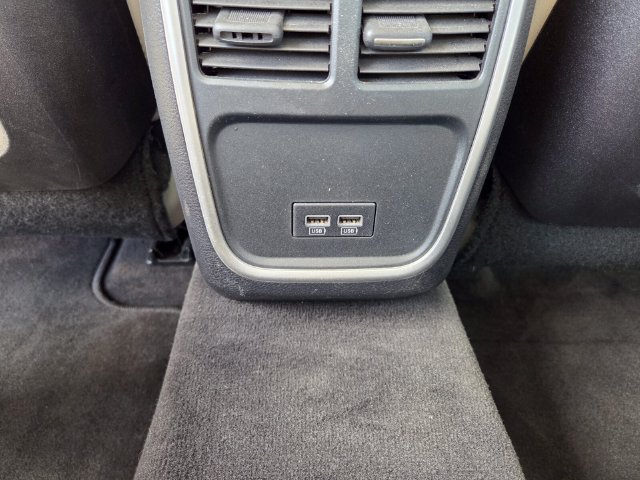 Used 2015 Chrysler 300 Limited RWD image 13