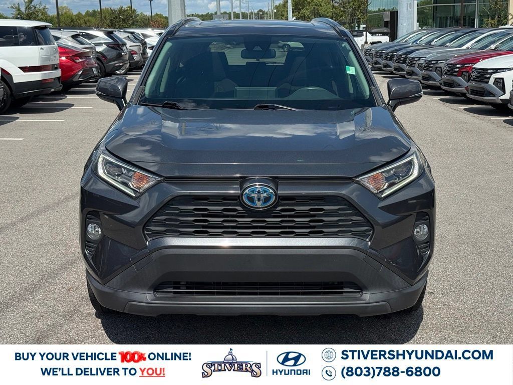 Used 2021 Toyota RAV4 XLE w/ Convenience Package AWD/4WD image 7