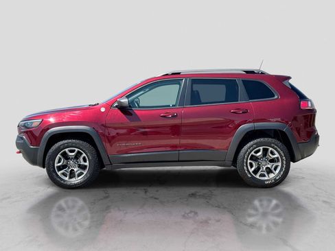 Used 2019 Jeep Cherokee Trailhawk w/ Comfort/Convenience Group AWD/4WD image 3