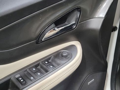 Used 2018 Buick Encore Premium w/ Experience Buick Package image 27