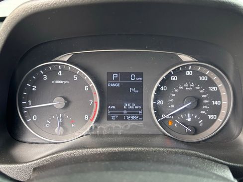 Used 2018 Hyundai Elantra SE FWD image 6