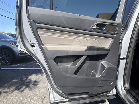 Used 2021 Volkswagen Atlas SE image 22