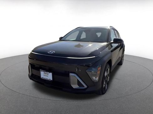 Used 2025 Hyundai Kona SEL image 7